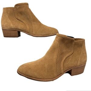 Gianni Bini Elsen bootie camel color size 9 woman’s